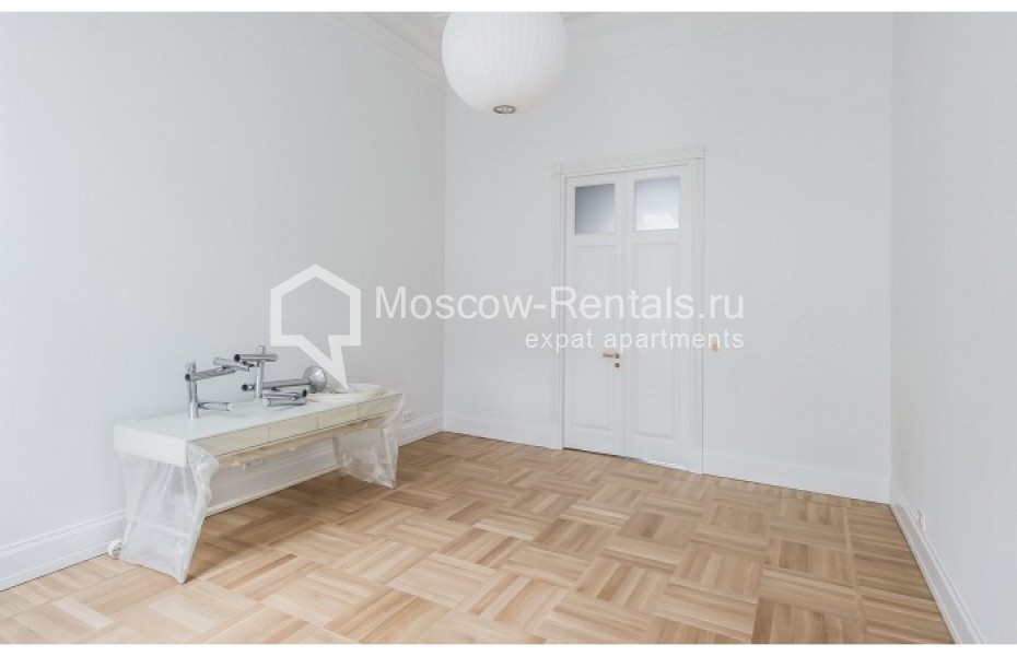 Photo #13 5-room (4 BR) apartment for <a href="http://moscow-rentals.ru/en/articles/long-term-rent" target="_blank">a long-term</a> rent
 in Russia, Moscow, Armaynskyi lane, 1/8С1