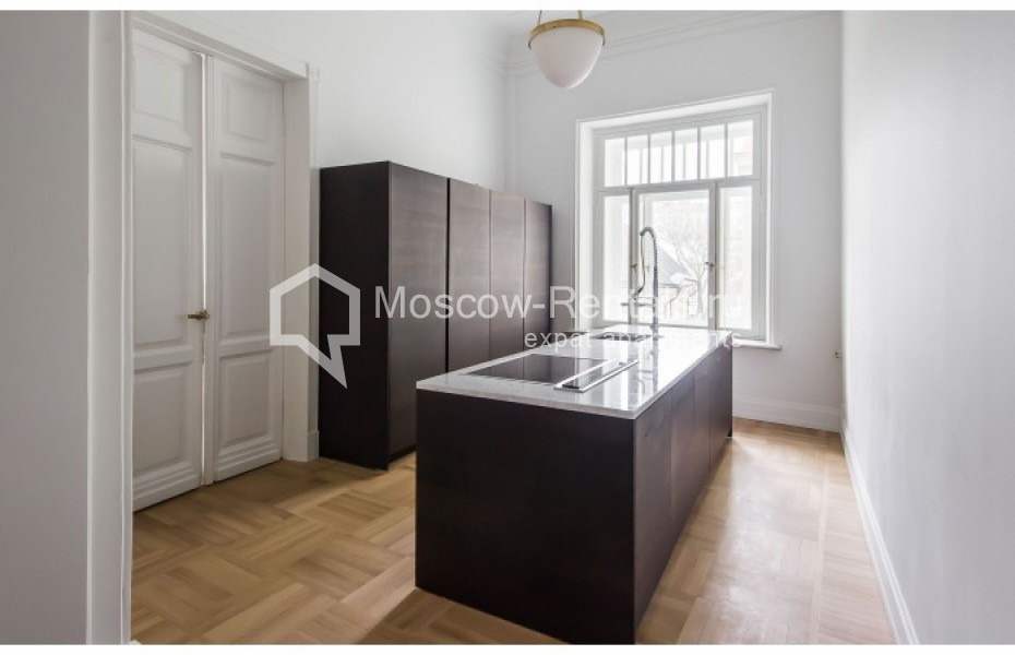 Photo #4 5-room (4 BR) apartment for <a href="http://moscow-rentals.ru/en/articles/long-term-rent" target="_blank">a long-term</a> rent
 in Russia, Moscow, Armaynskyi lane, 1/8С1