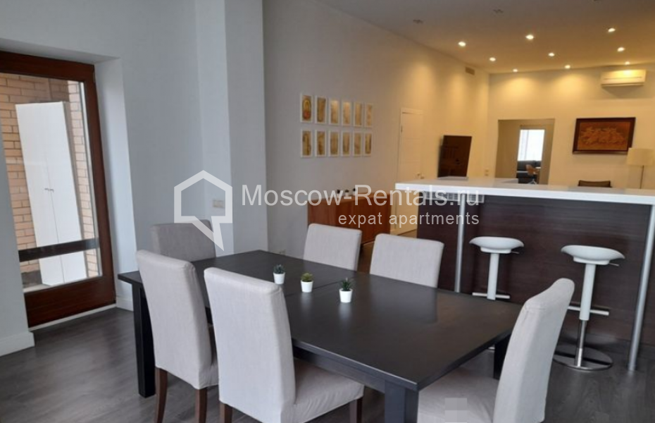 Photo #3 4-room (3 BR) apartment for <a href="http://moscow-rentals.ru/en/articles/long-term-rent" target="_blank">a long-term</a> rent
 in Russia, Moscow, Trubnaya sq, 2