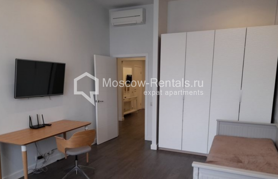 Photo #9 4-room (3 BR) apartment for <a href="http://moscow-rentals.ru/en/articles/long-term-rent" target="_blank">a long-term</a> rent
 in Russia, Moscow, Trubnaya sq, 2