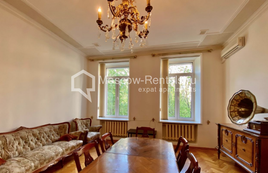 Photo #1 4-room (3 BR) apartment for <a href="http://moscow-rentals.ru/en/articles/long-term-rent" target="_blank">a long-term</a> rent
 in Russia, Moscow, Brusov lane, 6