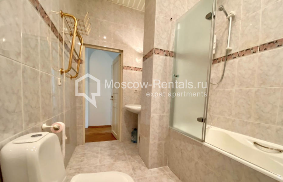 Photo #16 4-room (3 BR) apartment for <a href="http://moscow-rentals.ru/en/articles/long-term-rent" target="_blank">a long-term</a> rent
 in Russia, Moscow, Brusov lane, 6