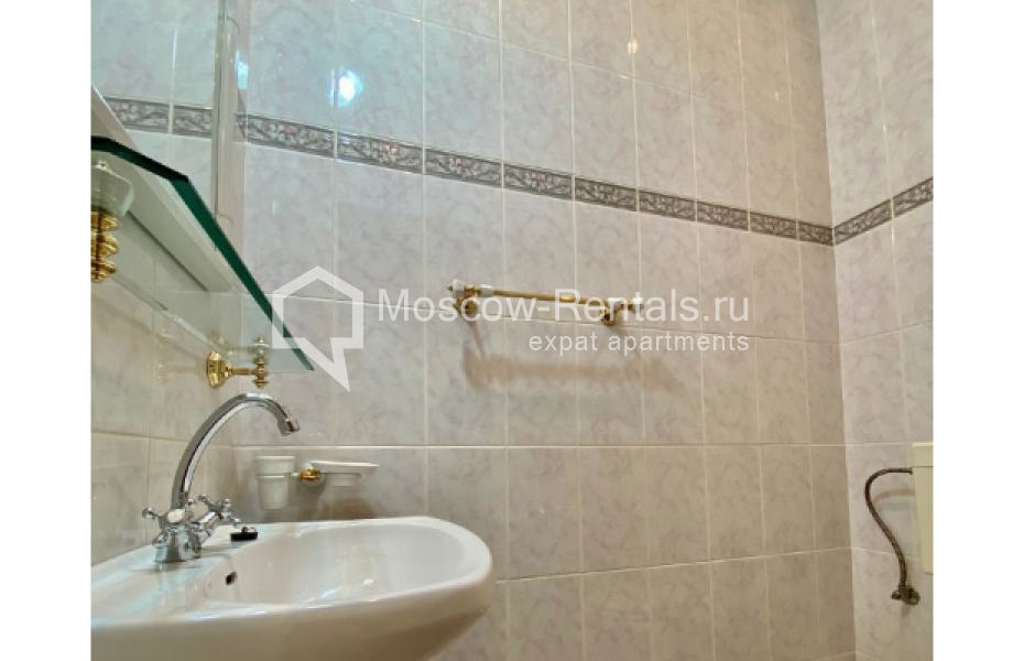 Photo #17 4-room (3 BR) apartment for <a href="http://moscow-rentals.ru/en/articles/long-term-rent" target="_blank">a long-term</a> rent
 in Russia, Moscow, Brusov lane, 6