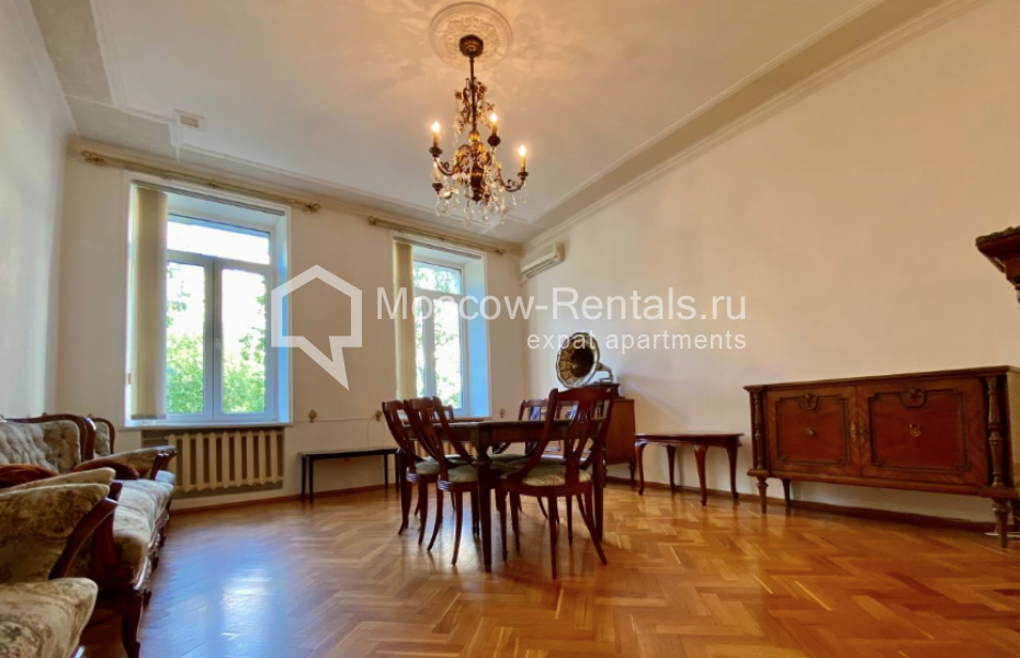 Photo #2 4-room (3 BR) apartment for <a href="http://moscow-rentals.ru/en/articles/long-term-rent" target="_blank">a long-term</a> rent
 in Russia, Moscow, Brusov lane, 6