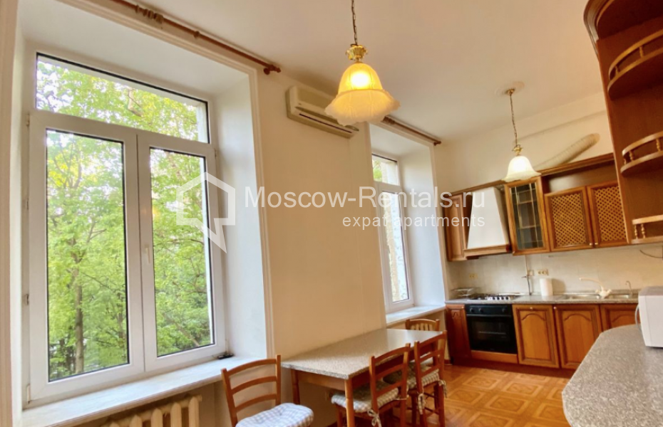 Photo #9 4-room (3 BR) apartment for <a href="http://moscow-rentals.ru/en/articles/long-term-rent" target="_blank">a long-term</a> rent
 in Russia, Moscow, Brusov lane, 6