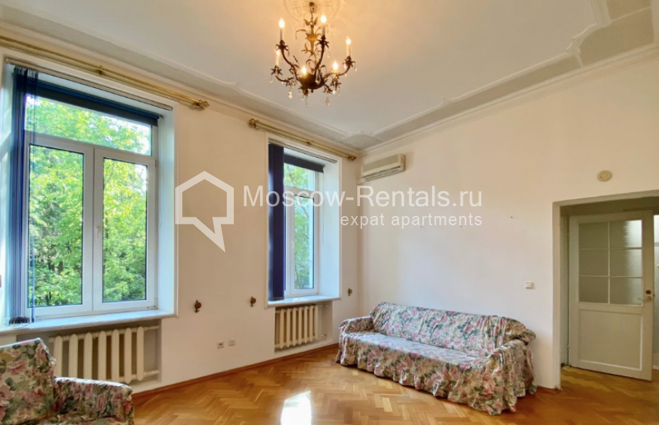 Photo #7 4-room (3 BR) apartment for <a href="http://moscow-rentals.ru/en/articles/long-term-rent" target="_blank">a long-term</a> rent
 in Russia, Moscow, Brusov lane, 6
