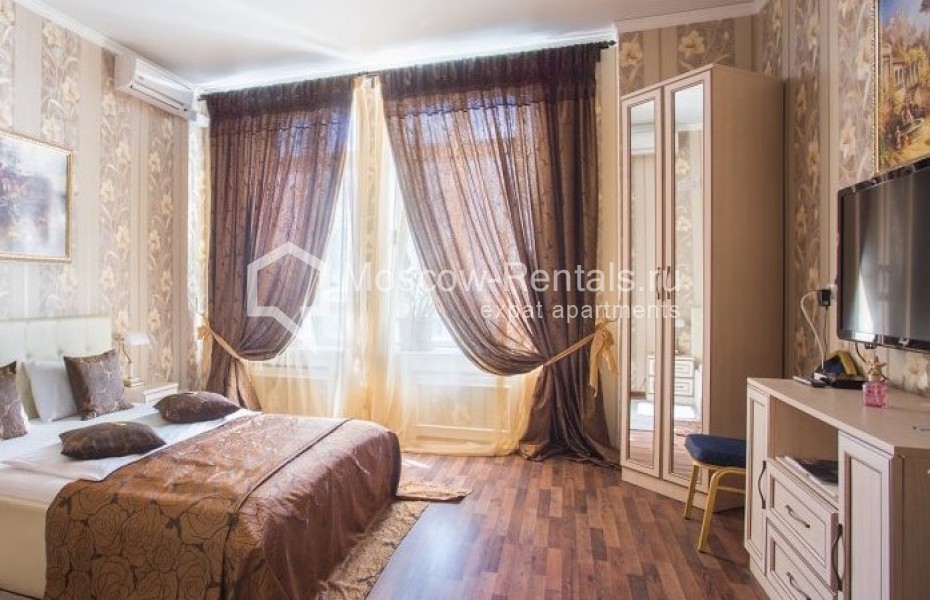 Photo #1 5-room (4 BR) apartment for <a href="http://moscow-rentals.ru/en/articles/long-term-rent" target="_blank">a long-term</a> rent
 in Russia, Moscow, Tsvetnoy blv, 9