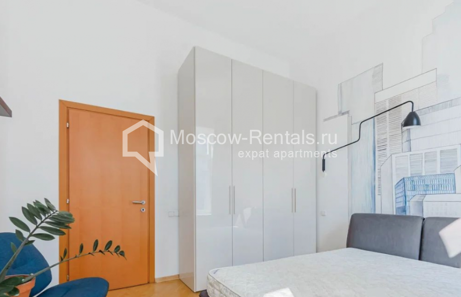 Photo #18 4-room (3 BR) apartment for <a href="http://moscow-rentals.ru/en/articles/long-term-rent" target="_blank">a long-term</a> rent
 in Russia, Moscow, Мерзляковский пер, 13
