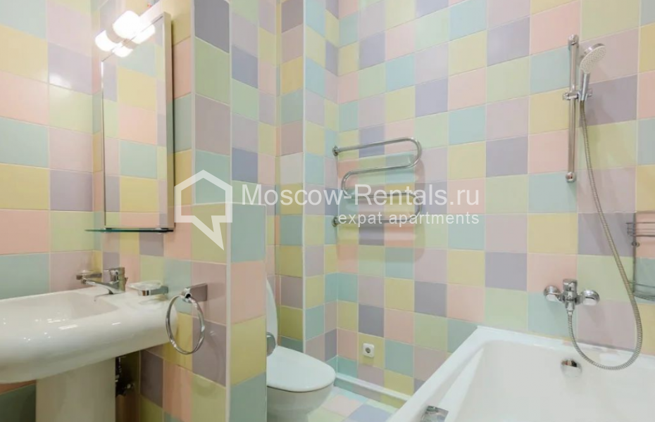 Photo #21 4-room (3 BR) apartment for <a href="http://moscow-rentals.ru/en/articles/long-term-rent" target="_blank">a long-term</a> rent
 in Russia, Moscow, Мерзляковский пер, 13