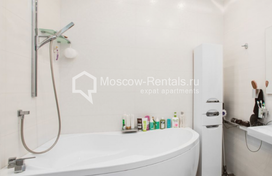 Photo #15 3-room (2 BR) apartment for <a href="http://moscow-rentals.ru/en/articles/long-term-rent" target="_blank">a long-term</a> rent
 in Russia, Moscow, Lomonosovskyi prosp, 29к3