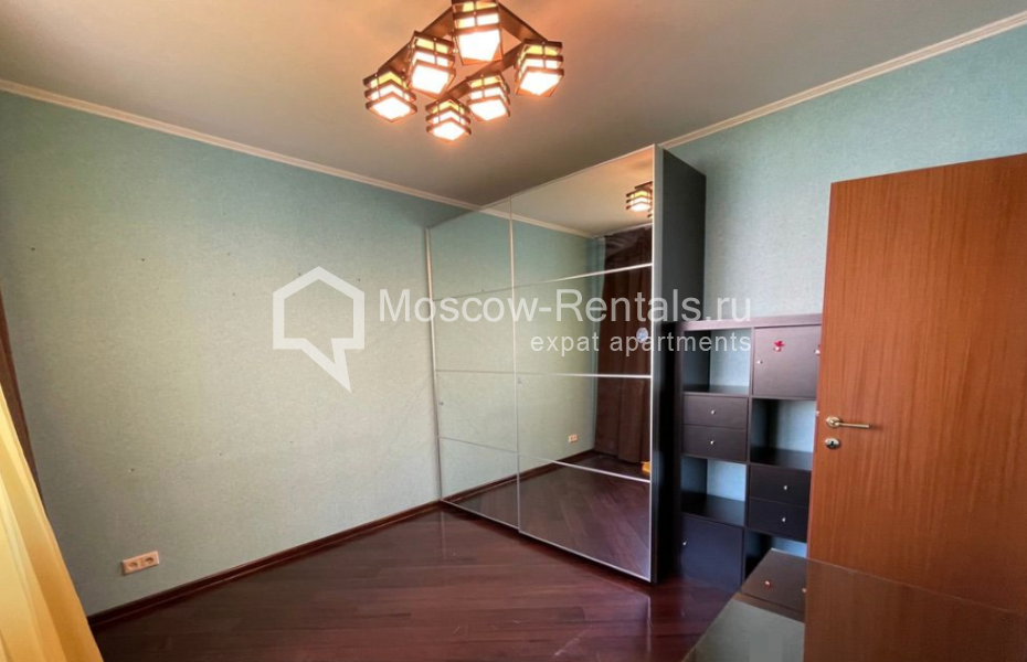 Photo #11 4-room (3 BR) apartment for <a href="http://moscow-rentals.ru/en/articles/long-term-rent" target="_blank">a long-term</a> rent
 in Russia, Moscow, Nametkina str, 9