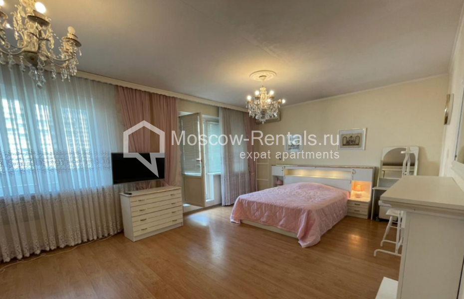 Photo #4 4-room (3 BR) apartment for <a href="http://moscow-rentals.ru/en/articles/long-term-rent" target="_blank">a long-term</a> rent
 in Russia, Moscow, Michurinskyi prosp, 19К3