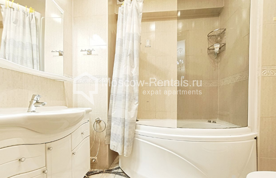 Photo #10 4-room (3 BR) apartment for <a href="http://moscow-rentals.ru/en/articles/long-term-rent" target="_blank">a long-term</a> rent
 in Russia, Moscow, New Arbat str, 23