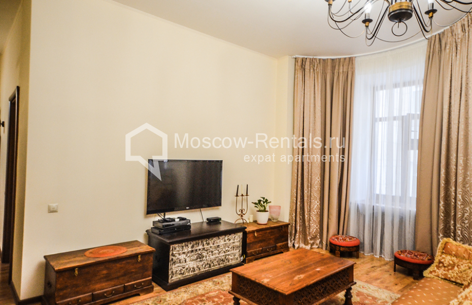Photo #2 3-room (2 BR) apartment for <a href="http://moscow-rentals.ru/en/articles/long-term-rent" target="_blank">a long-term</a> rent
 in Russia, Moscow, Zvonarskyi lane, 1