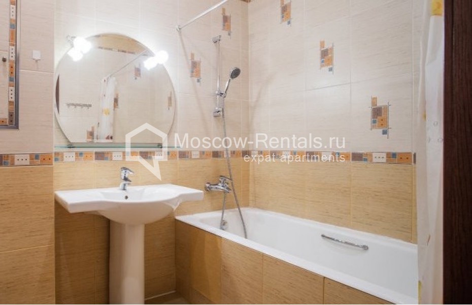 Photo #11 4-room (3 BR) apartment for <a href="http://moscow-rentals.ru/en/articles/long-term-rent" target="_blank">a long-term</a> rent
 in Russia, Moscow, Smolenskaya emb, 5/13