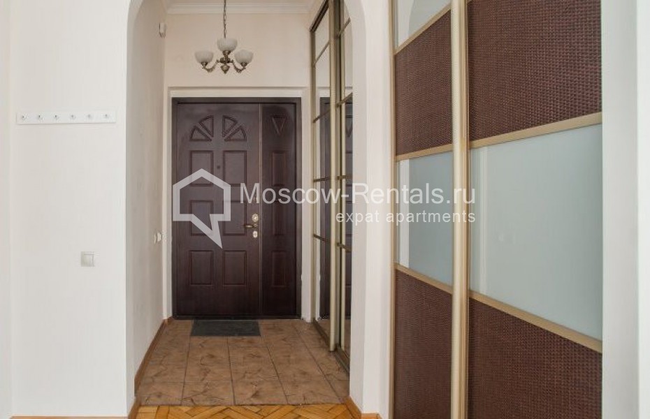 Photo #13 4-room (3 BR) apartment for <a href="http://moscow-rentals.ru/en/articles/long-term-rent" target="_blank">a long-term</a> rent
 in Russia, Moscow, Smolenskaya emb, 5/13
