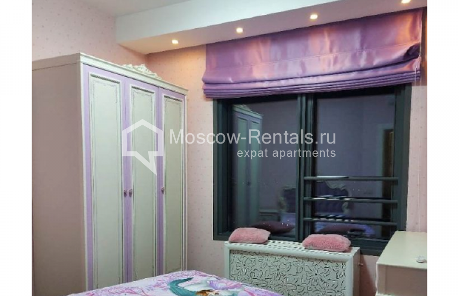 Photo #12 4-room (3 BR) apartment for <a href="http://moscow-rentals.ru/en/articles/long-term-rent" target="_blank">a long-term</a> rent
 in Russia, Moscow, Mosfilmovskaya str, 74Б