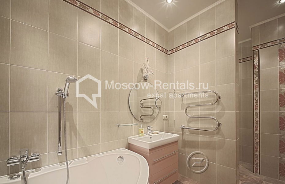Photo #12 3-room (2 BR) apartment for <a href="http://moscow-rentals.ru/en/articles/long-term-rent" target="_blank">a long-term</a> rent
 in Russia, Moscow, Universitetskyi prosp, 16