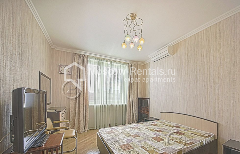 Photo #13 3-room (2 BR) apartment for <a href="http://moscow-rentals.ru/en/articles/long-term-rent" target="_blank">a long-term</a> rent
 in Russia, Moscow, Universitetskyi prosp, 16
