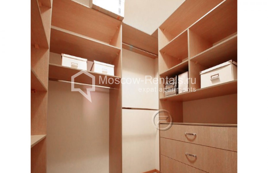 Photo #19 3-room (2 BR) apartment for <a href="http://moscow-rentals.ru/en/articles/long-term-rent" target="_blank">a long-term</a> rent
 in Russia, Moscow, Universitetskyi prosp, 16