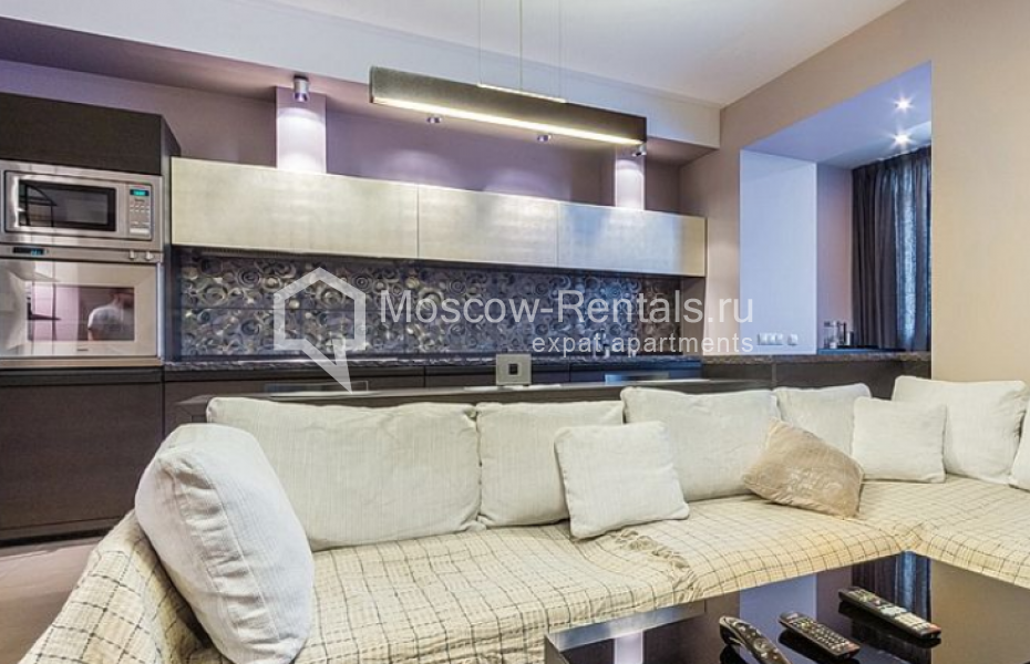 Photo #1 3-room (2 BR) apartment for <a href="http://moscow-rentals.ru/en/articles/long-term-rent" target="_blank">a long-term</a> rent
 in Russia, Moscow, Michurinskyi prosp, 6К1