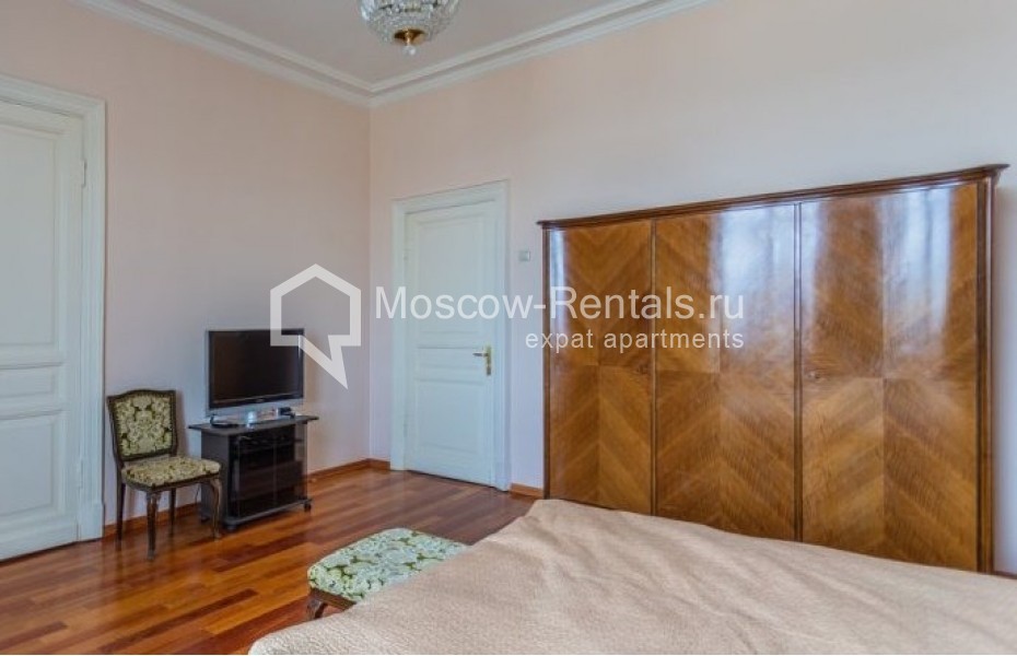 Photo #12 3-room (2 BR) apartment for <a href="http://moscow-rentals.ru/en/articles/long-term-rent" target="_blank">a long-term</a> rent
 in Russia, Moscow, Tverkskaya str, 9