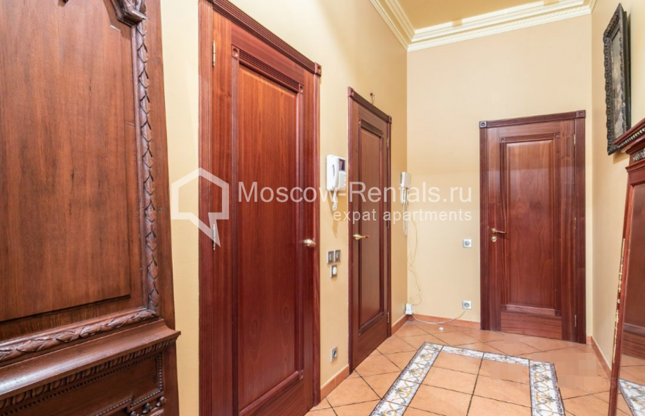 Photo #15 3-room (2 BR) apartment for <a href="http://moscow-rentals.ru/en/articles/long-term-rent" target="_blank">a long-term</a> rent
 in Russia, Moscow, Tverskaya str, 28к1