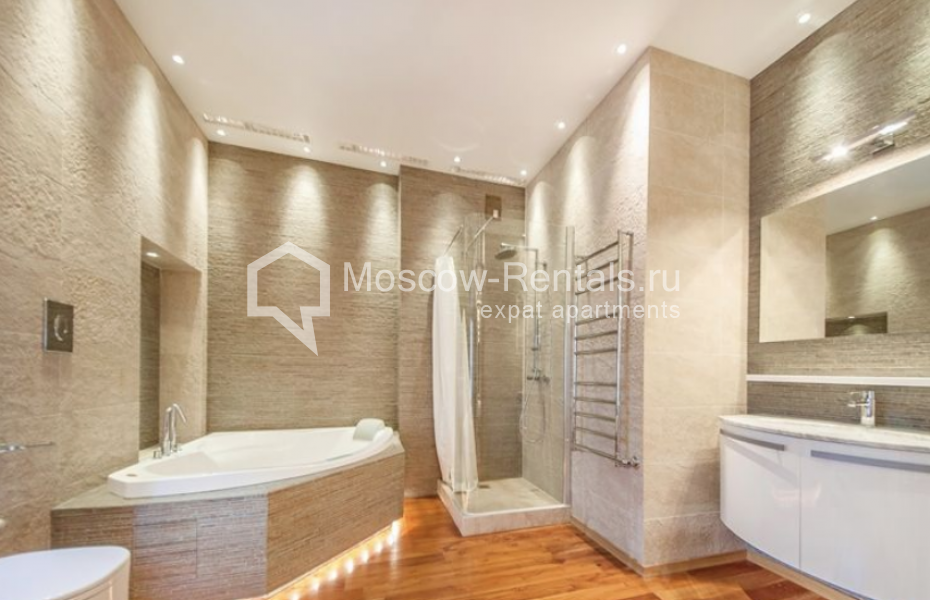Photo #12 3-room (2 BR) apartment for <a href="http://moscow-rentals.ru/en/articles/long-term-rent" target="_blank">a long-term</a> rent
 in Russia, Moscow, Degtyarnyi lane, 10С2