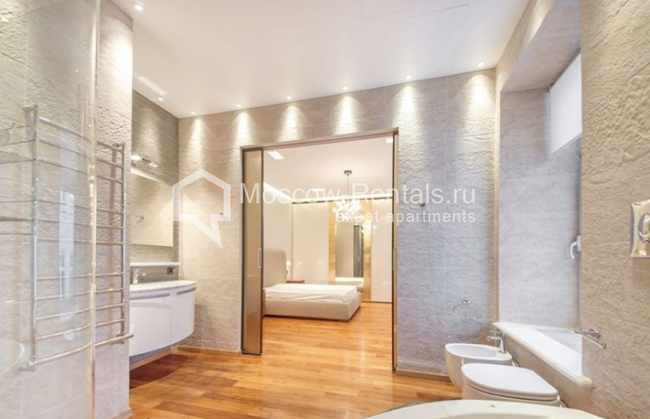Photo #14 3-room (2 BR) apartment for <a href="http://moscow-rentals.ru/en/articles/long-term-rent" target="_blank">a long-term</a> rent
 in Russia, Moscow, Degtyarnyi lane, 10С2