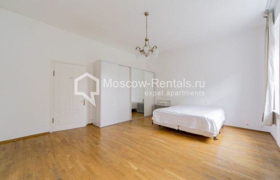 Photo #12 4-room (3 BR) apartment for <a href="http://moscow-rentals.ru/en/articles/long-term-rent" target="_blank">a long-term</a> rent
 in Russia, Moscow, Znamenka str, 13С1