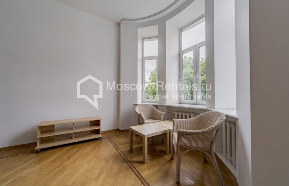 Photo #6 4-room (3 BR) apartment for <a href="http://moscow-rentals.ru/en/articles/long-term-rent" target="_blank">a long-term</a> rent
 in Russia, Moscow, Znamenka str, 13С1
