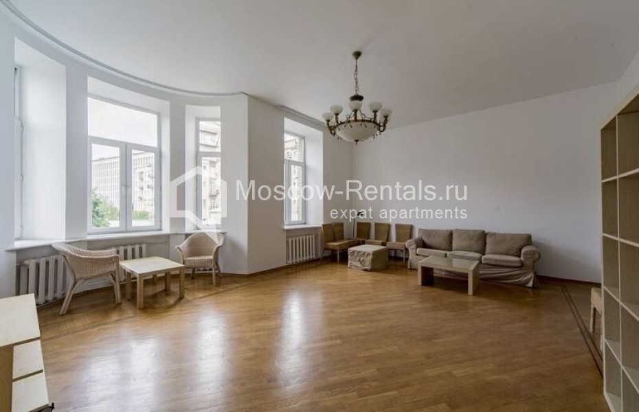 Photo #2 4-room (3 BR) apartment for <a href="http://moscow-rentals.ru/en/articles/long-term-rent" target="_blank">a long-term</a> rent
 in Russia, Moscow, Znamenka str, 13С1