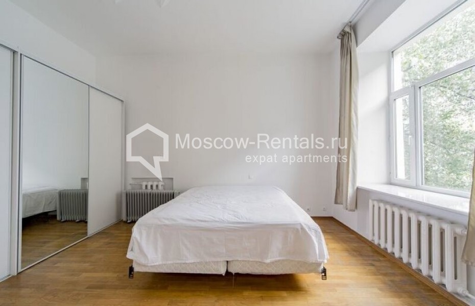 Photo #13 4-room (3 BR) apartment for <a href="http://moscow-rentals.ru/en/articles/long-term-rent" target="_blank">a long-term</a> rent
 in Russia, Moscow, Znamenka str, 13С1