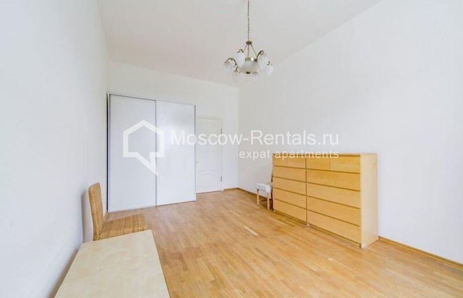 Photo #18 4-room (3 BR) apartment for <a href="http://moscow-rentals.ru/en/articles/long-term-rent" target="_blank">a long-term</a> rent
 in Russia, Moscow, Znamenka str, 13С1