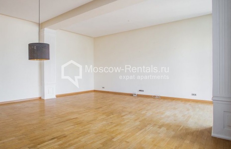 Photo #2 5-room (4 BR) apartment for <a href="http://moscow-rentals.ru/en/articles/long-term-rent" target="_blank">a long-term</a> rent
 in Russia, Moscow, Krivokolennyi lane, 14С1