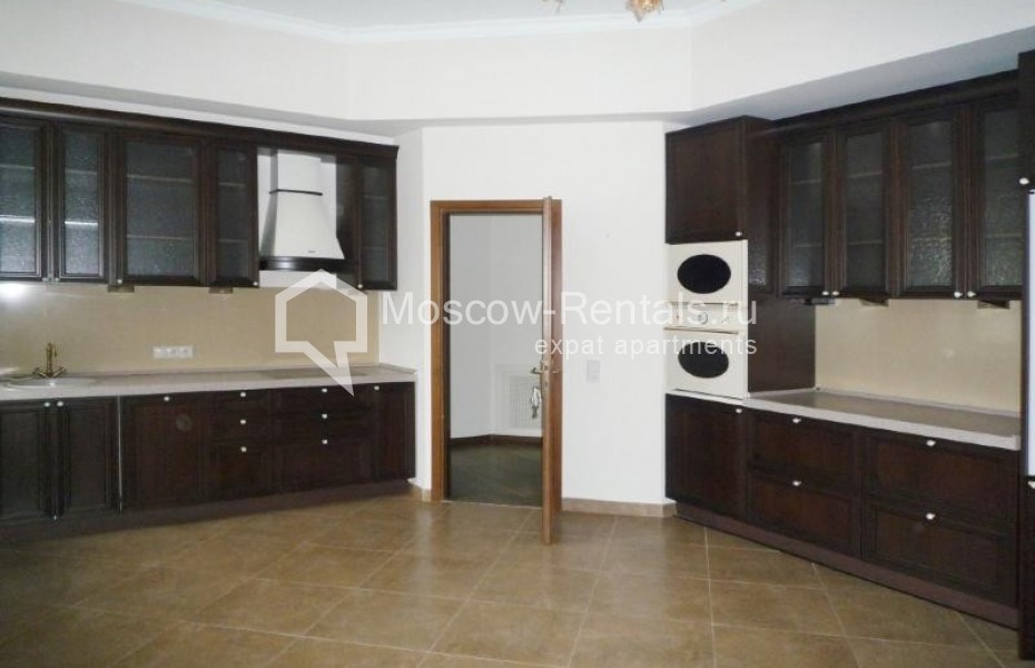 Photo #9 4-room (3 BR) apartment for <a href="http://moscow-rentals.ru/en/articles/long-term-rent" target="_blank">a long-term</a> rent
 in Russia, Moscow, Sretenskyi lane, 14С1