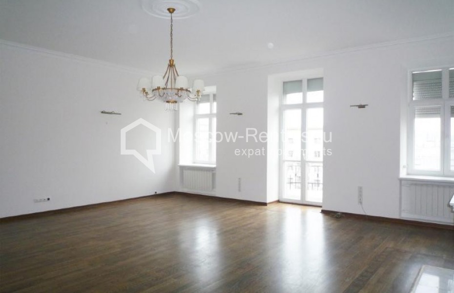 Photo #2 4-room (3 BR) apartment for <a href="http://moscow-rentals.ru/en/articles/long-term-rent" target="_blank">a long-term</a> rent
 in Russia, Moscow, Sretenskyi lane, 14С1