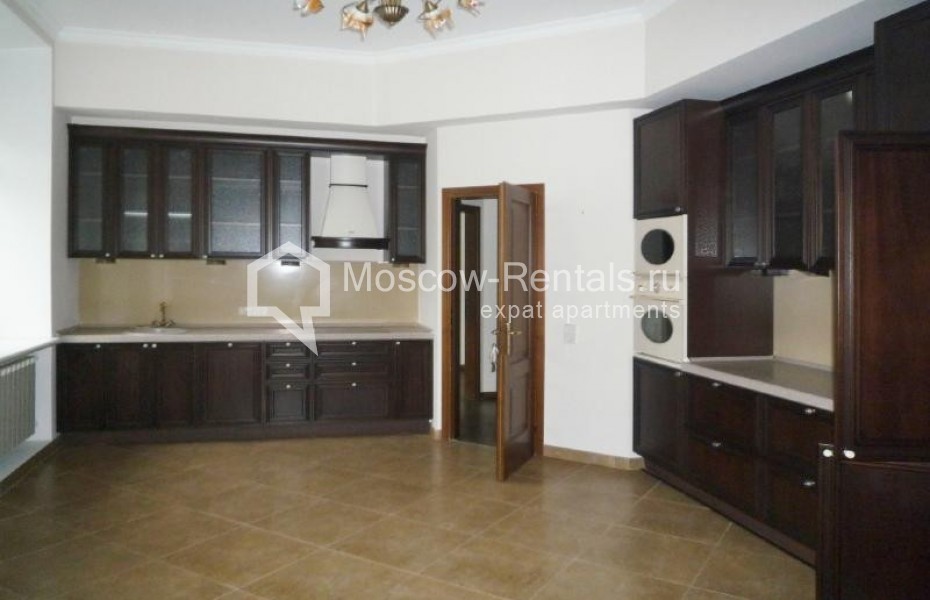 Photo #10 4-room (3 BR) apartment for <a href="http://moscow-rentals.ru/en/articles/long-term-rent" target="_blank">a long-term</a> rent
 in Russia, Moscow, Sretenskyi lane, 14С1