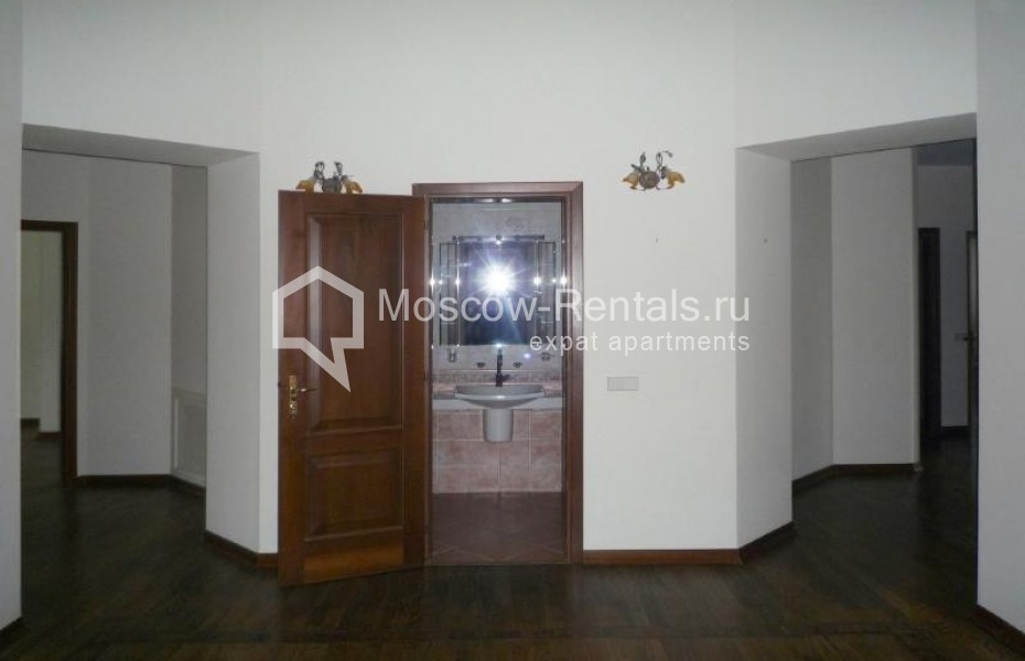 Photo #11 4-room (3 BR) apartment for <a href="http://moscow-rentals.ru/en/articles/long-term-rent" target="_blank">a long-term</a> rent
 in Russia, Moscow, Sretenskyi lane, 14С1
