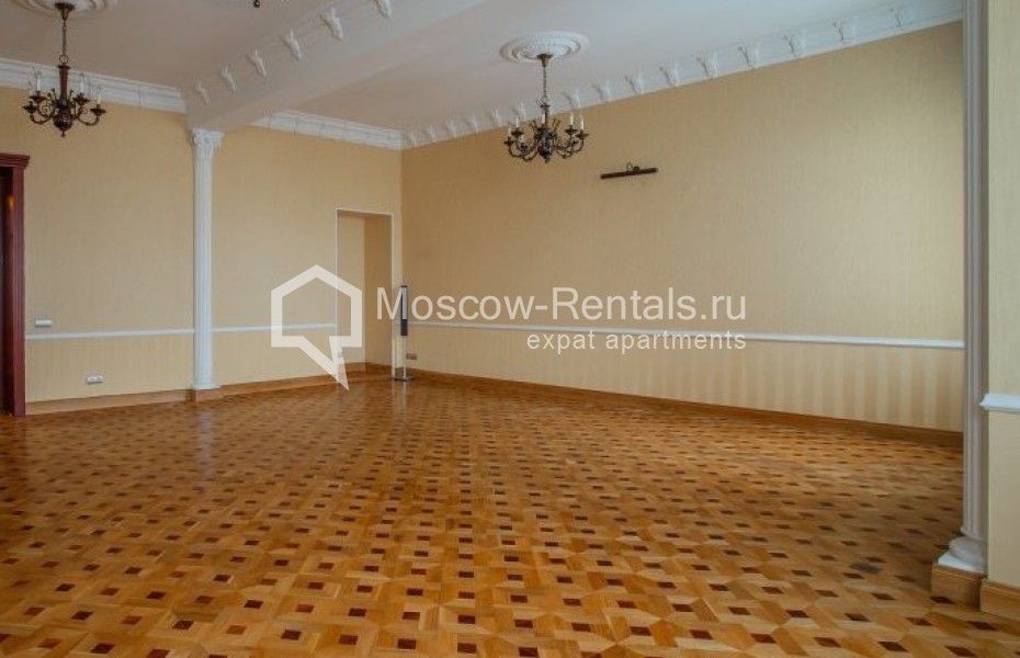 Photo #3 5-room (4 BR) apartment for <a href="http://moscow-rentals.ru/en/articles/long-term-rent" target="_blank">a long-term</a> rent
 in Russia, Moscow, Sretensky lane, 6/1С1