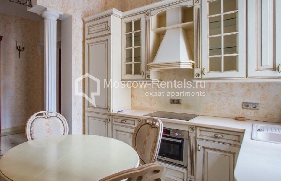 Photo #10 5-room (4 BR) apartment for <a href="http://moscow-rentals.ru/en/articles/long-term-rent" target="_blank">a long-term</a> rent
 in Russia, Moscow, Sretensky lane, 6/1С1