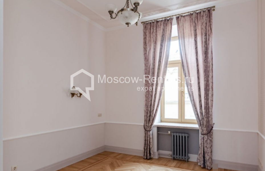 Photo #11 5-room (4 BR) apartment for <a href="http://moscow-rentals.ru/en/articles/long-term-rent" target="_blank">a long-term</a> rent
 in Russia, Moscow, Kamergerskyi lane, 5/7