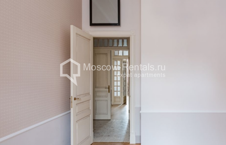 Photo #12 5-room (4 BR) apartment for <a href="http://moscow-rentals.ru/en/articles/long-term-rent" target="_blank">a long-term</a> rent
 in Russia, Moscow, Kamergerskyi lane, 5/7