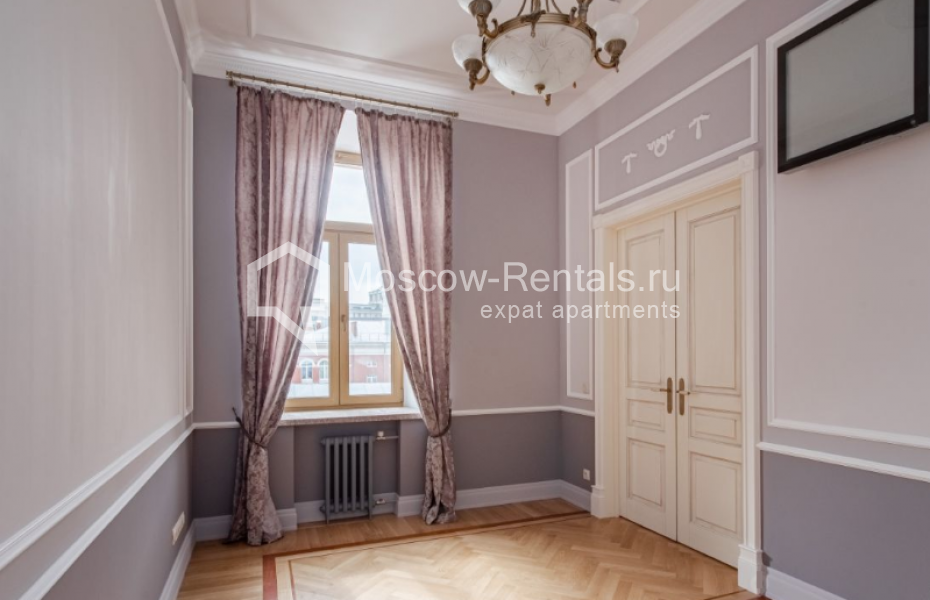 Photo #17 5-room (4 BR) apartment for <a href="http://moscow-rentals.ru/en/articles/long-term-rent" target="_blank">a long-term</a> rent
 in Russia, Moscow, Kamergerskyi lane, 5/7