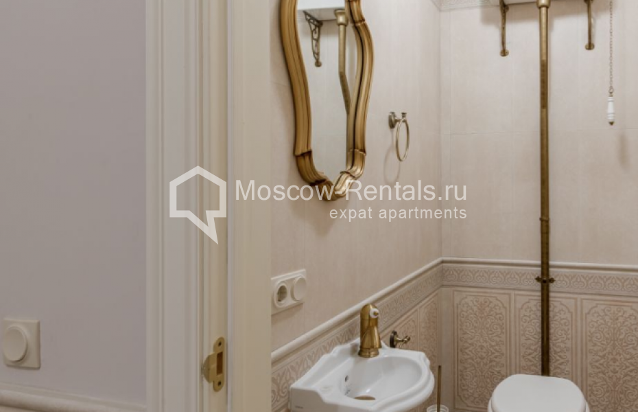 Photo #20 5-room (4 BR) apartment for <a href="http://moscow-rentals.ru/en/articles/long-term-rent" target="_blank">a long-term</a> rent
 in Russia, Moscow, Kamergerskyi lane, 5/7