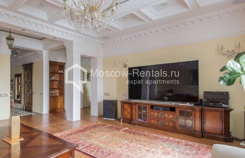 Photo #5 4-room (3 BR) apartment for <a href="http://moscow-rentals.ru/en/articles/long-term-rent" target="_blank">a long-term</a> rent
 in Russia, Moscow, Leontievskyi lane, 11