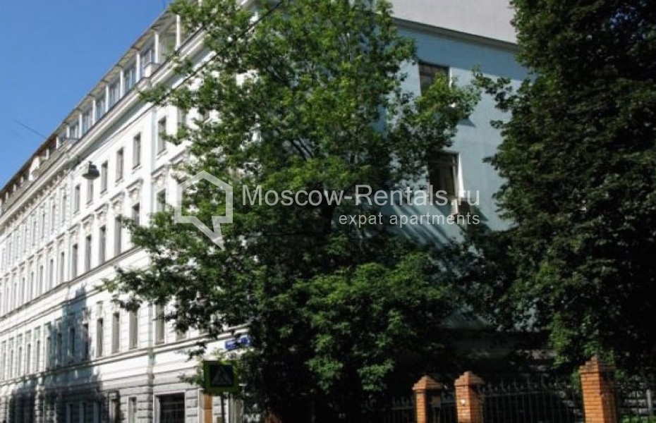 Photo #21 4-room (3 BR) apartment for <a href="http://moscow-rentals.ru/en/articles/long-term-rent" target="_blank">a long-term</a> rent
 in Russia, Moscow, Leontievskyi lane, 11