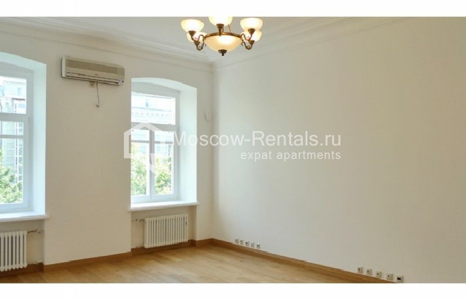 Photo #4 4-room (3 BR) apartment for <a href="http://moscow-rentals.ru/en/articles/long-term-rent" target="_blank">a long-term</a> rent
 in Russia, Moscow, Ostozhenka str, 7