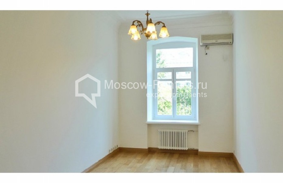Photo #5 4-room (3 BR) apartment for <a href="http://moscow-rentals.ru/en/articles/long-term-rent" target="_blank">a long-term</a> rent
 in Russia, Moscow, Ostozhenka str, 7
