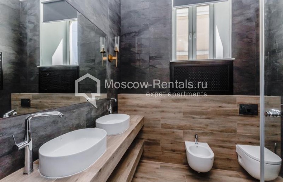 Photo #12 4-room (3 BR) apartment for <a href="http://moscow-rentals.ru/en/articles/long-term-rent" target="_blank">a long-term</a> rent
 in Russia, Moscow, Petrovka str, 17